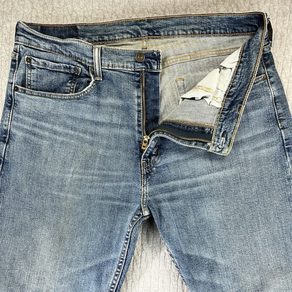 Levi's 505 Men's (34X31) straight leg, relaxed, fit medium wash blue jeans pants
